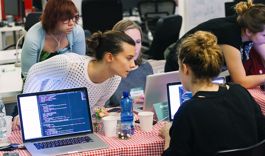 Women Programming.jpg